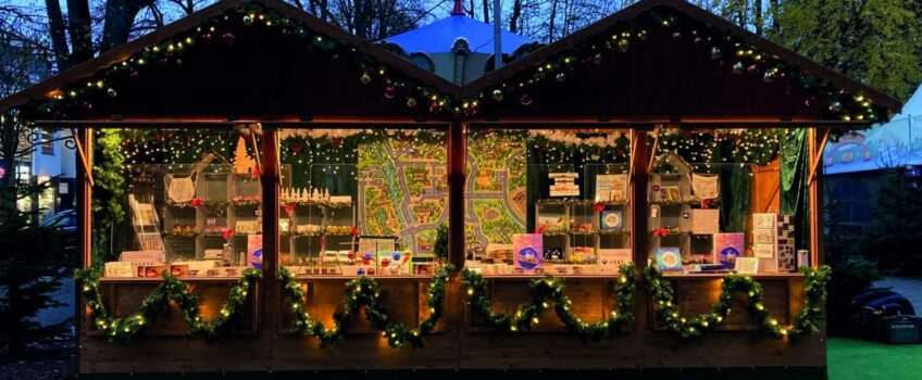 Stand der Kirchen auf dem Jülicher Weihnachtsmarkt